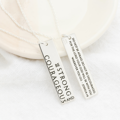Collana Con Ciondolo Religiosa 'Be Strong & Courageous Joshua 1:9' Per Donna - Regalo Cristiano Per Compleanno, Natale, Festa Della Mamma - Epiphaneia