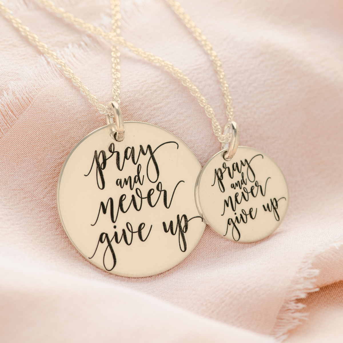 14k Gold Pray and Never Give Up Pendant Necklace | Luke 18:1