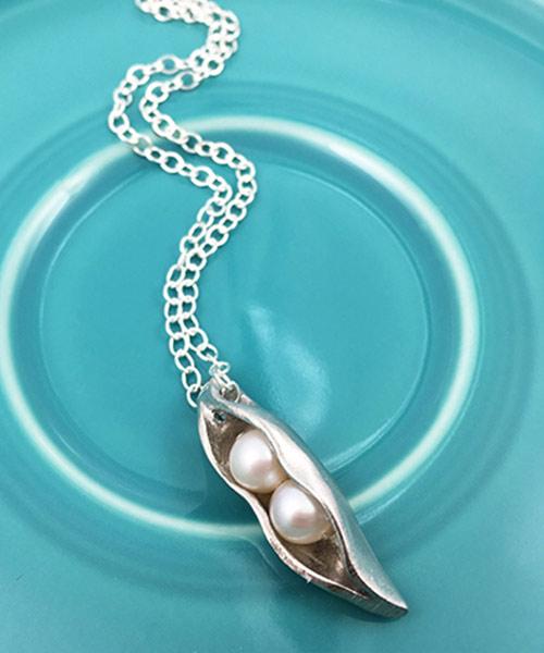 Two Peapod Necklace – Whink